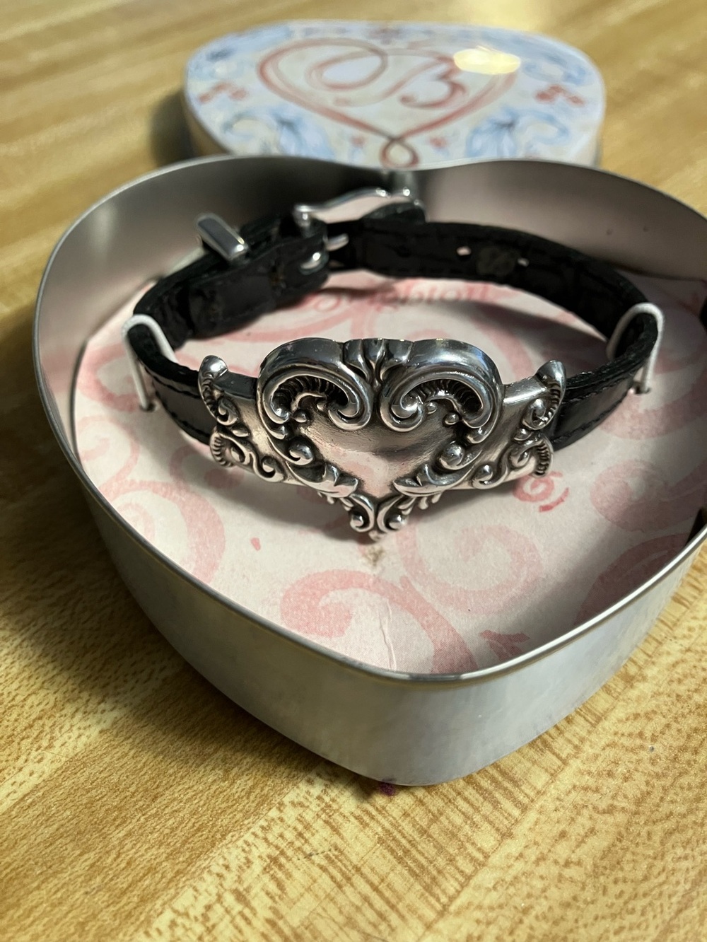 🌸Vintage Brighton Silver Scroll Heart Leather Bracelet